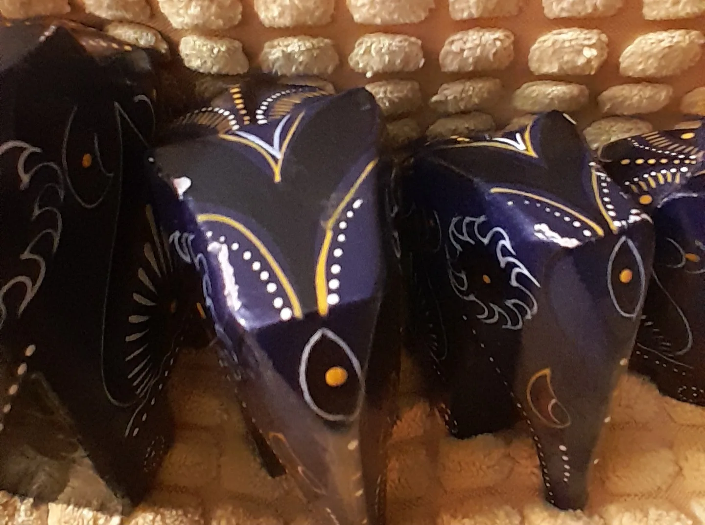 Set of 4 Wooden Elephants image indicator(6)