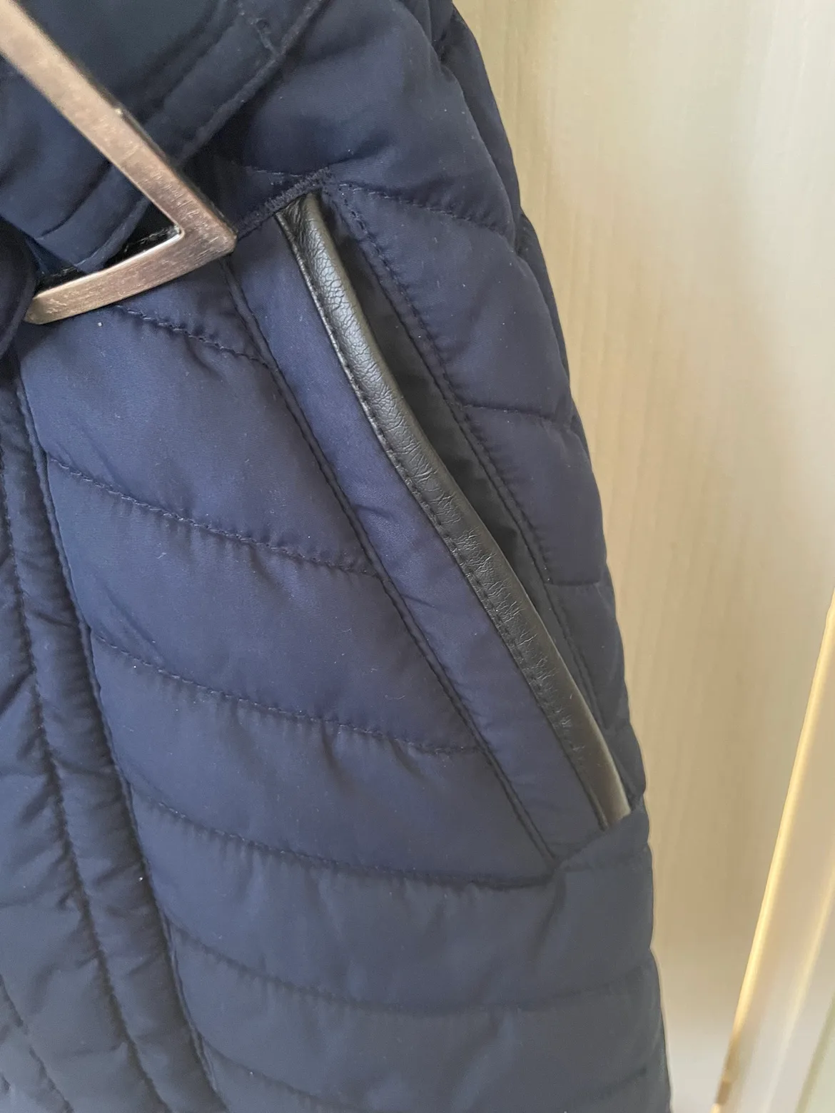 Banana Republic women’s coat image indicator(5)