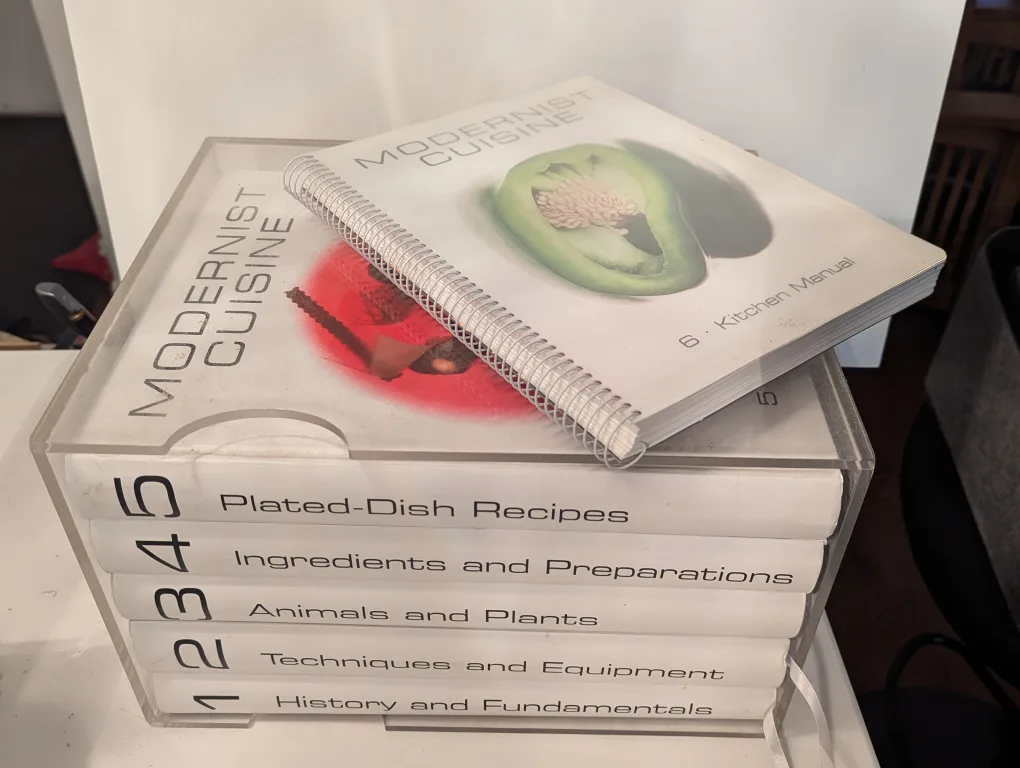Modernist Cuisine  Cookbook Set 2011 thumbnail