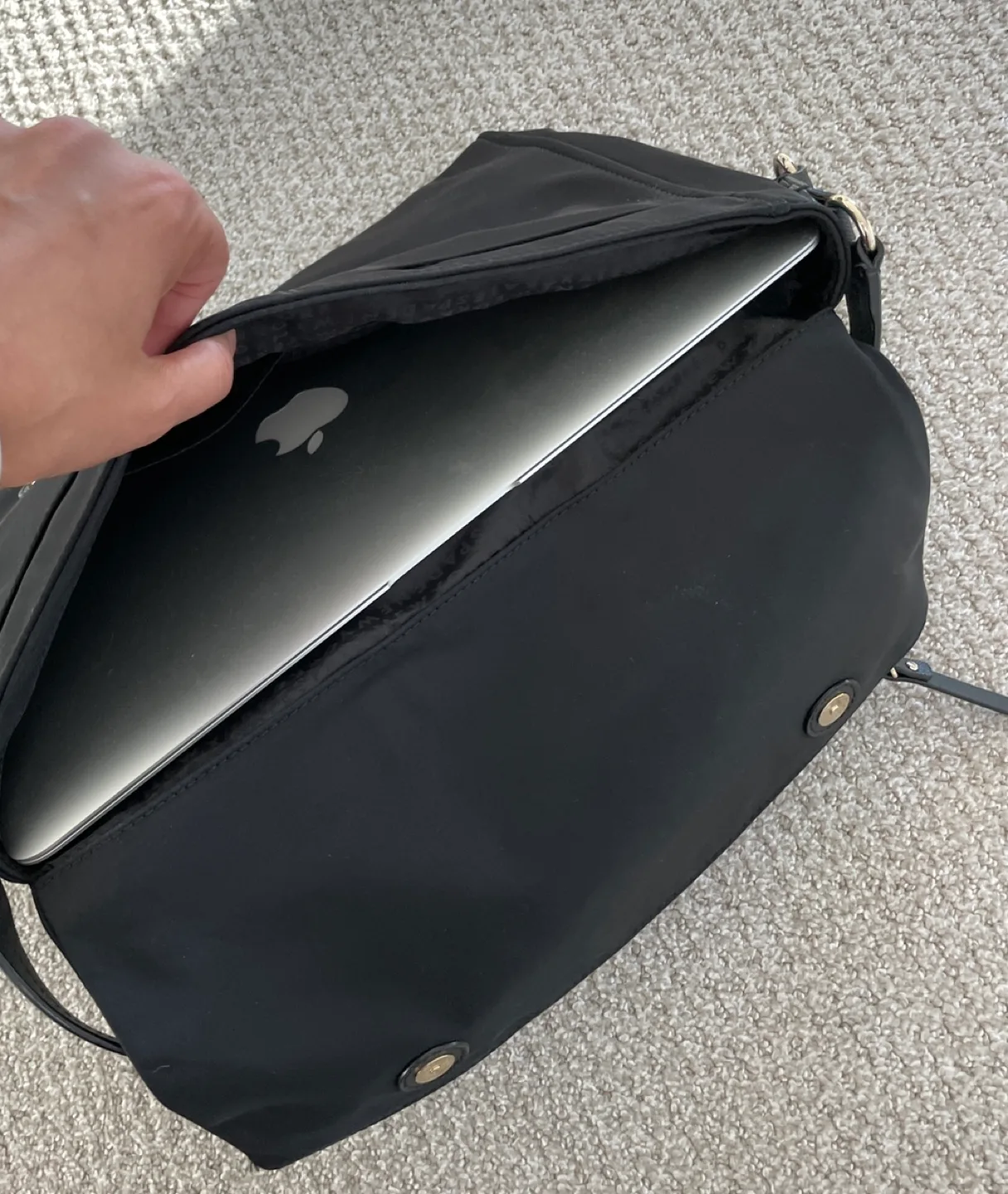 Kate Spade Black Bag image indicator(2)