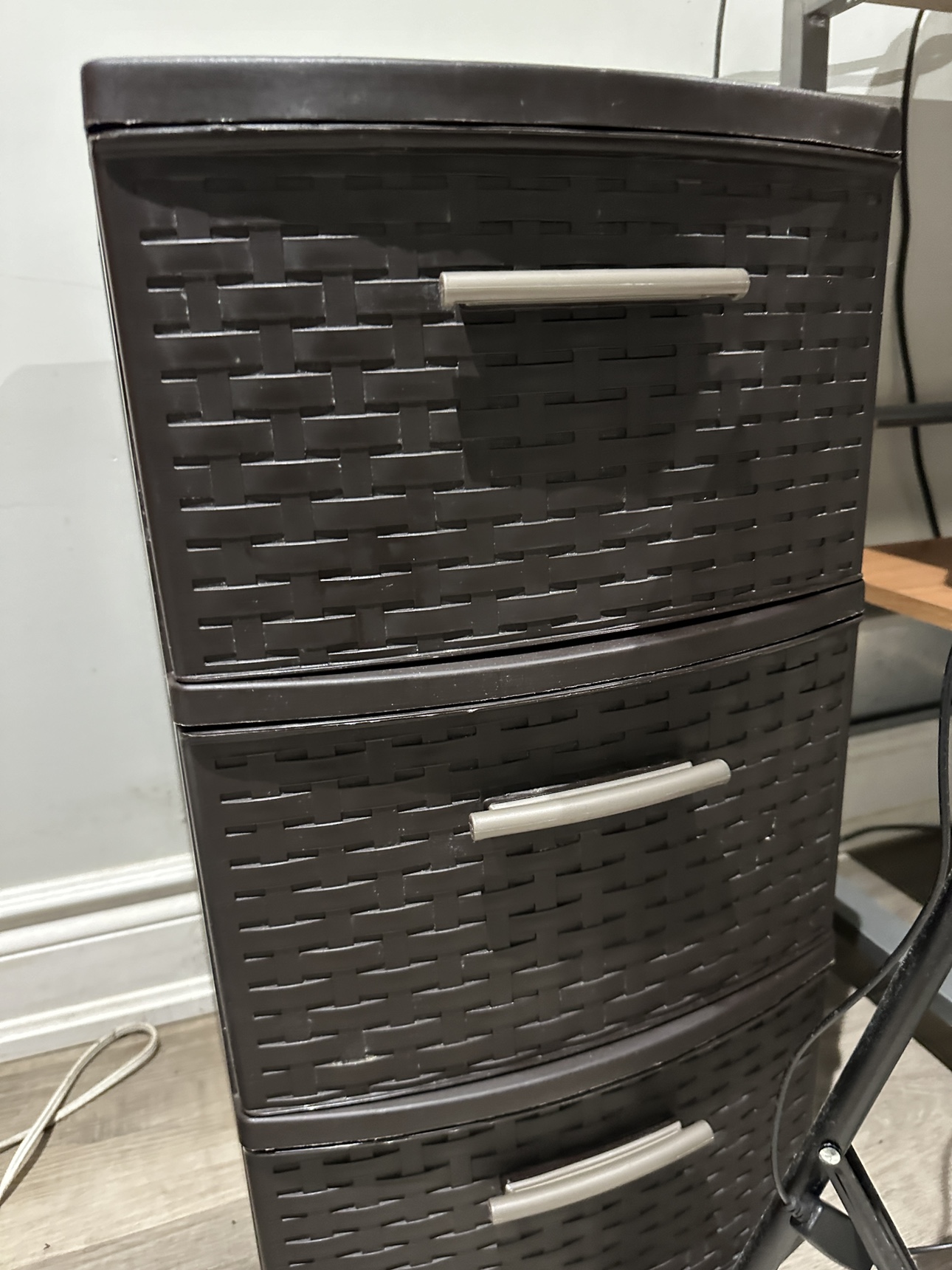 Brown 3-drawer dresser
