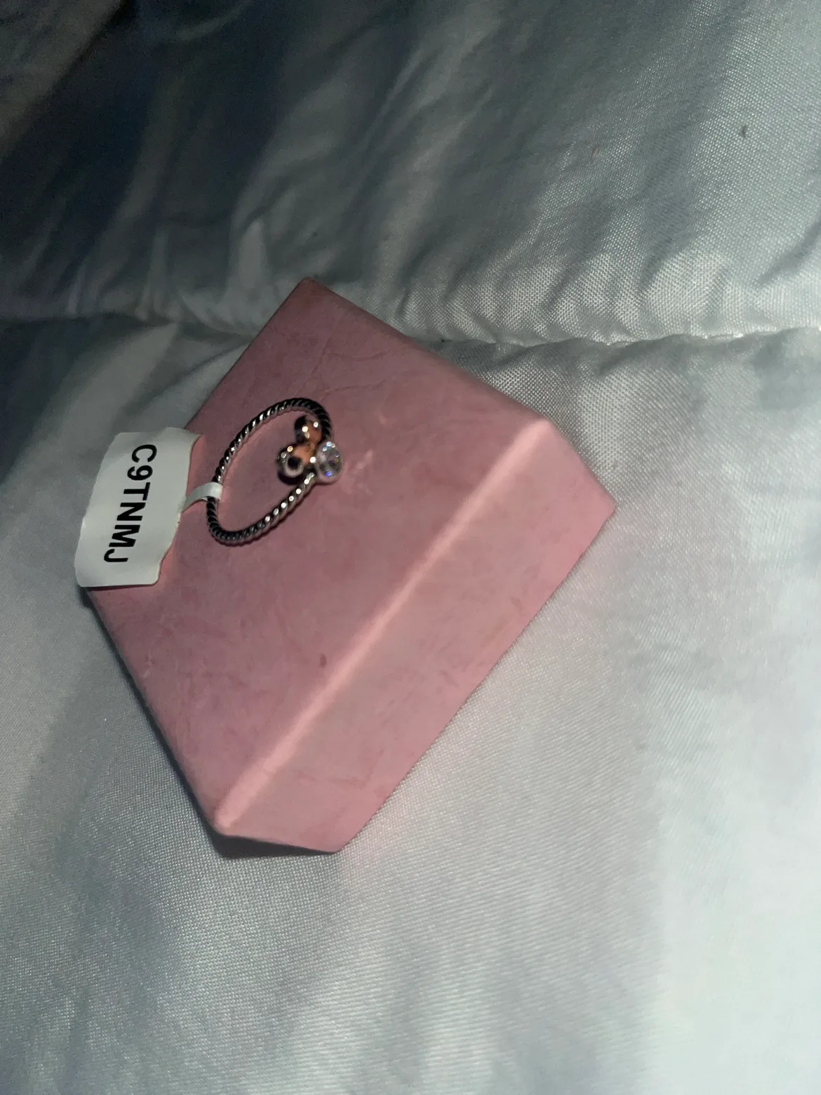 Rose Gold Minnie Mouse Ring Size 8 image indicator(3)