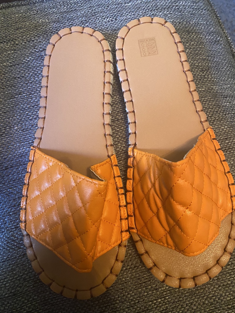 Orange quilted slip-on sandals - photo 2