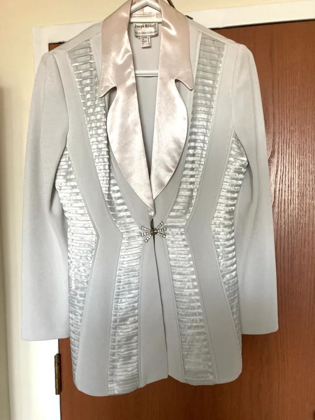 Classy Canadian made Joseph Ribkoff Blazer thumbnail