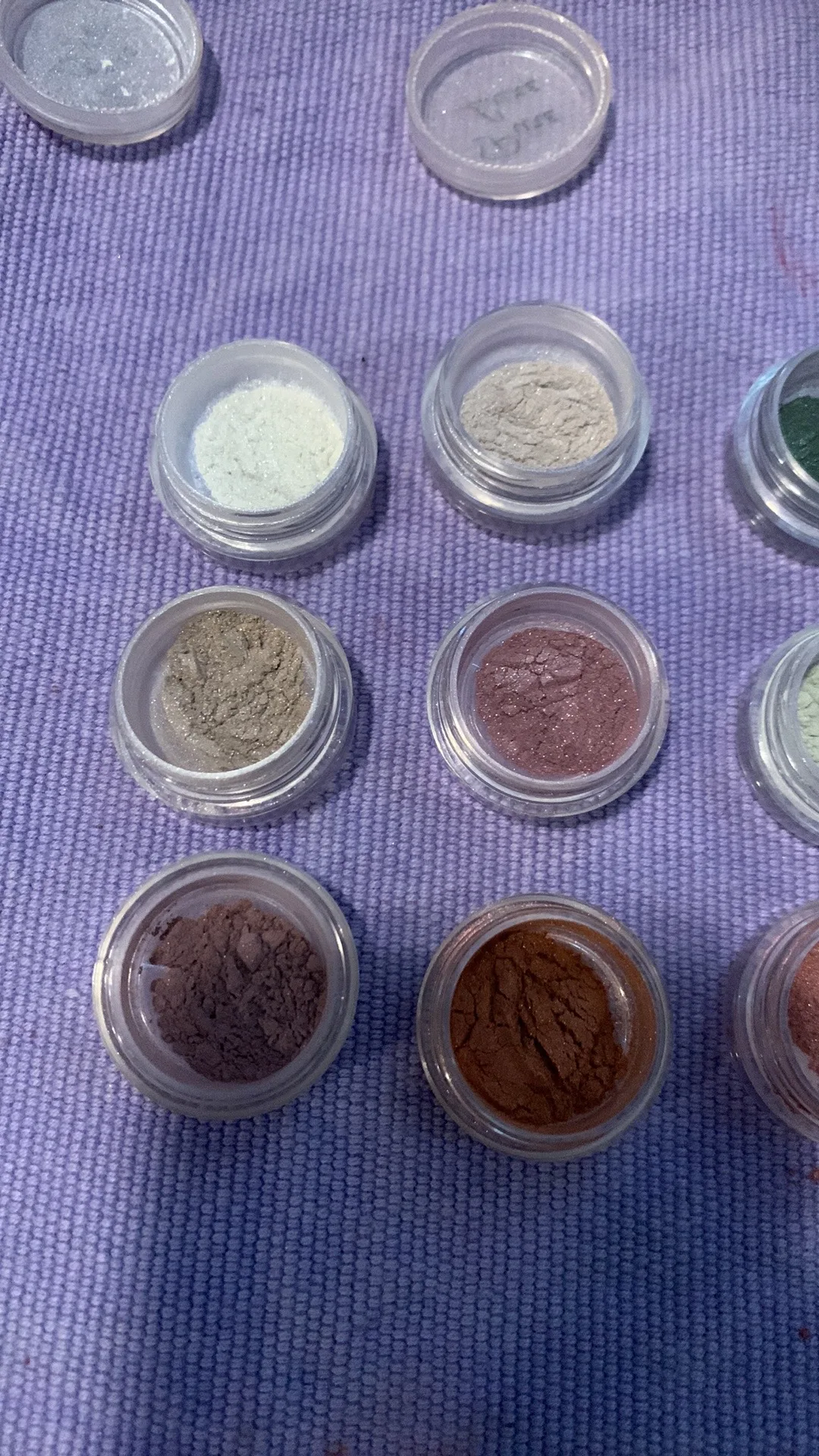 Pure Luxe Eyeshadow bundle image indicator(3)