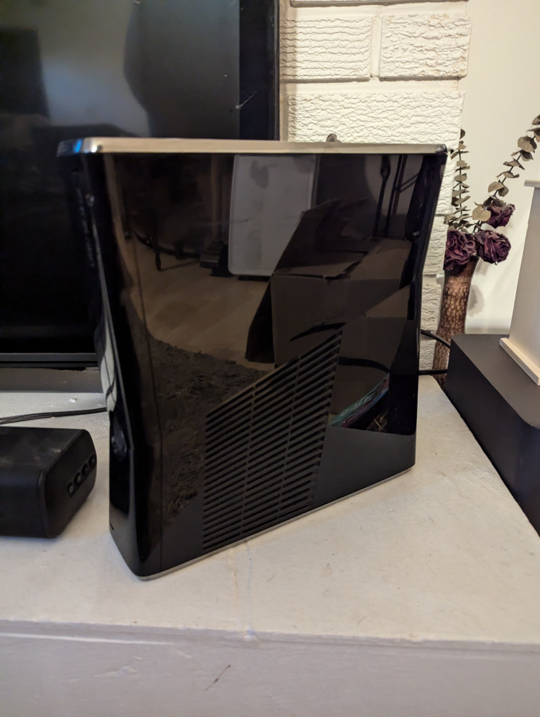 Xbox 360 Console with Games and Controller - photo 3