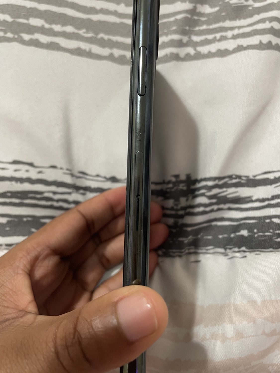 iPhone 11 Pro Max - photo 2