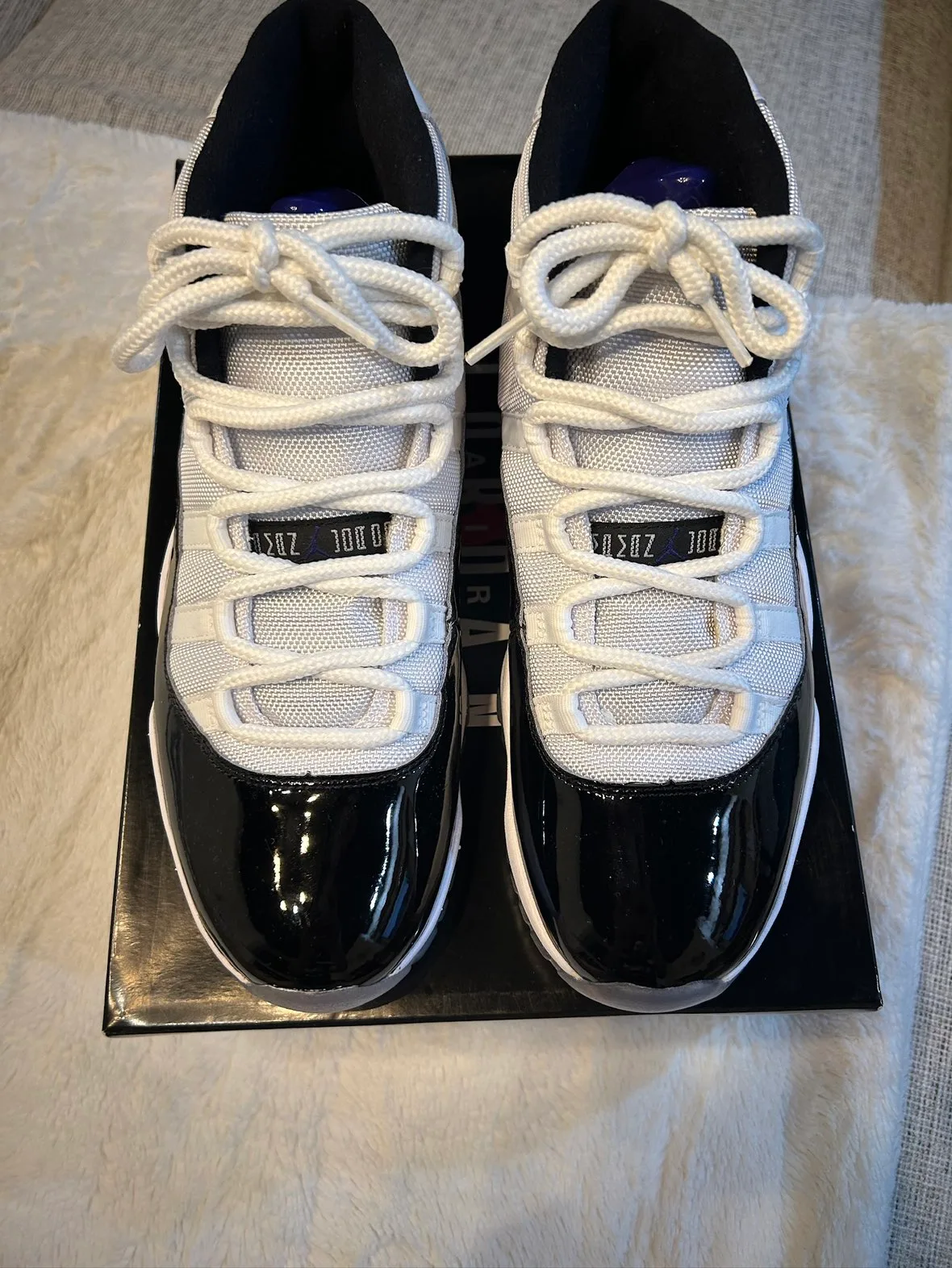 FS: Jordan 11 Retro Concords (2018) sz9.5  Authentic image indicator(2)