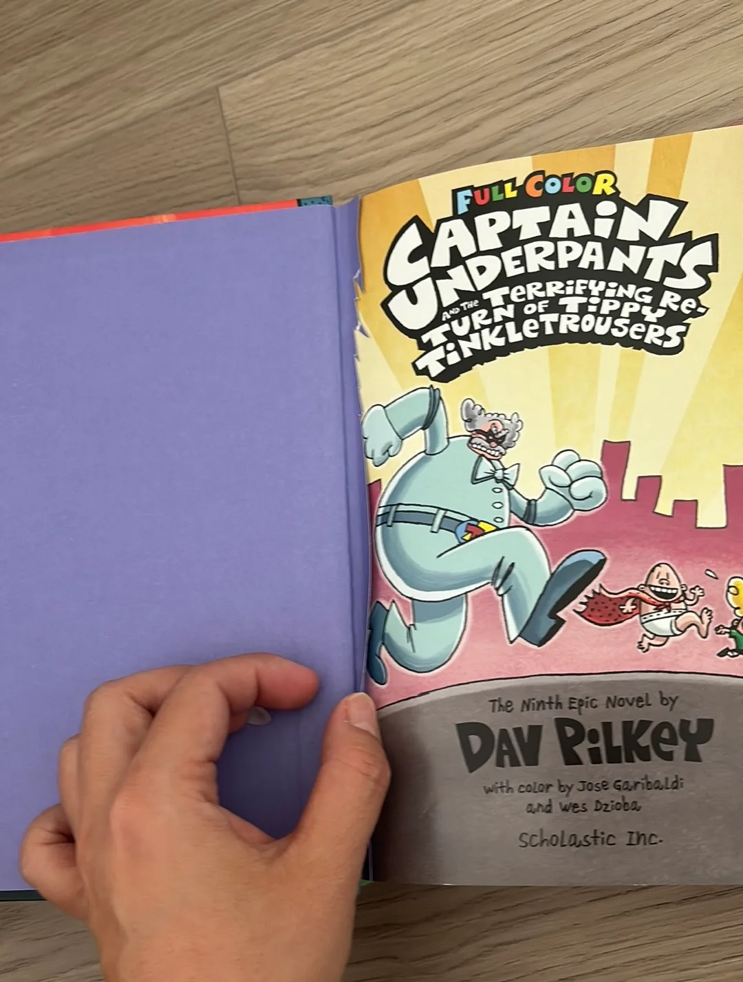 Set of 3 Captain Underpants Books image indicator(4)