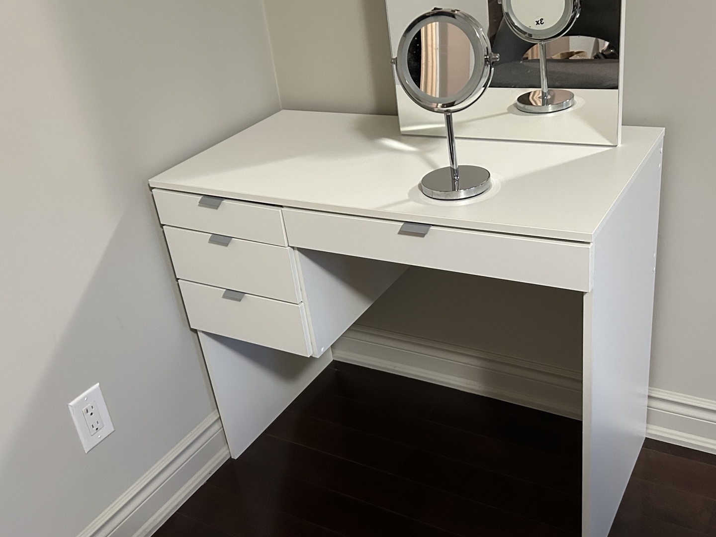 White Vanity Desk - photo 2