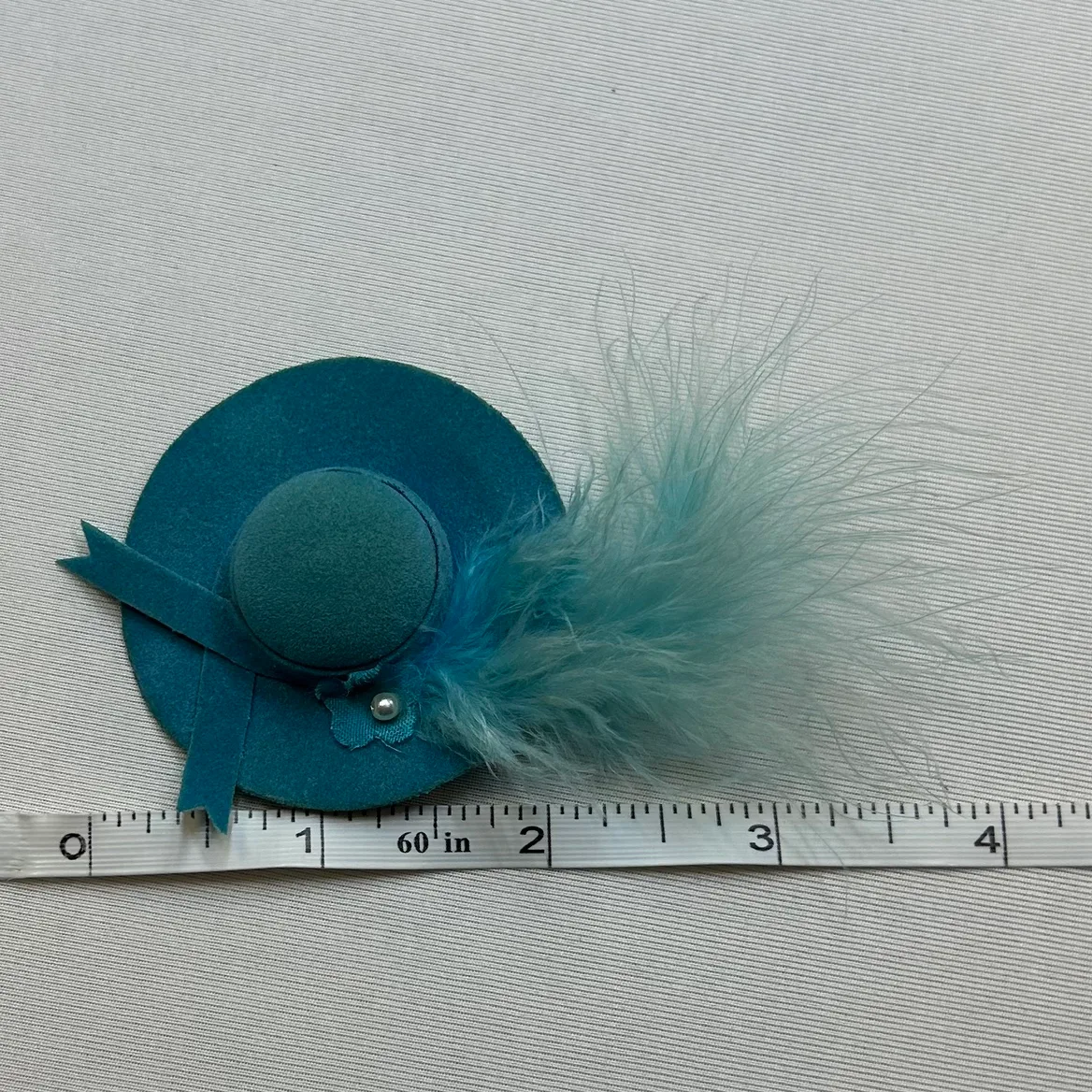 Vintage Teal Hat Brooch with Feather Accent image indicator(3)