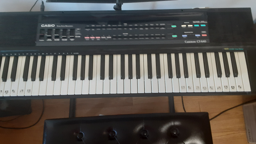 Casio CT-640 Keyboard + bench + music stand - photo 2