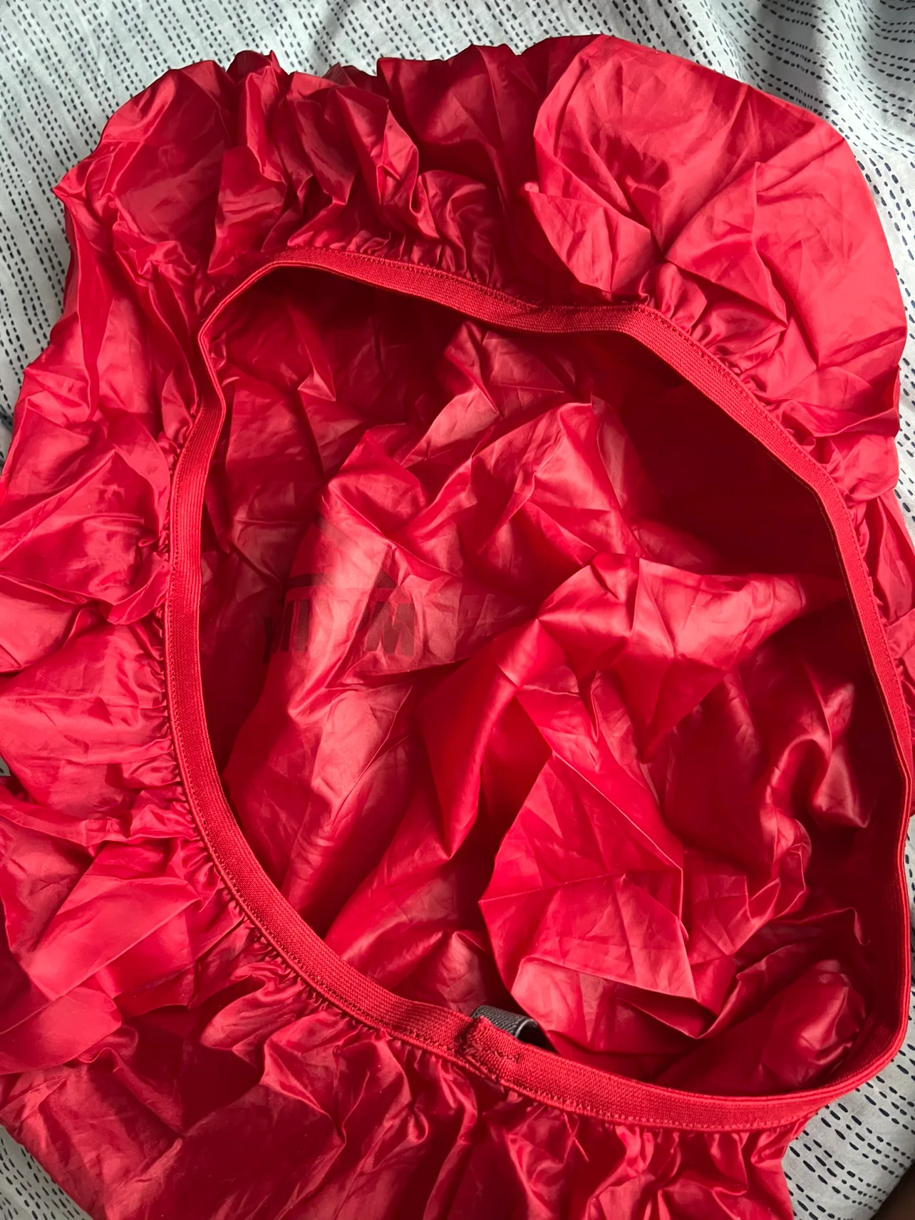 McKinley backpack Red Rain Cover image indicator(2)