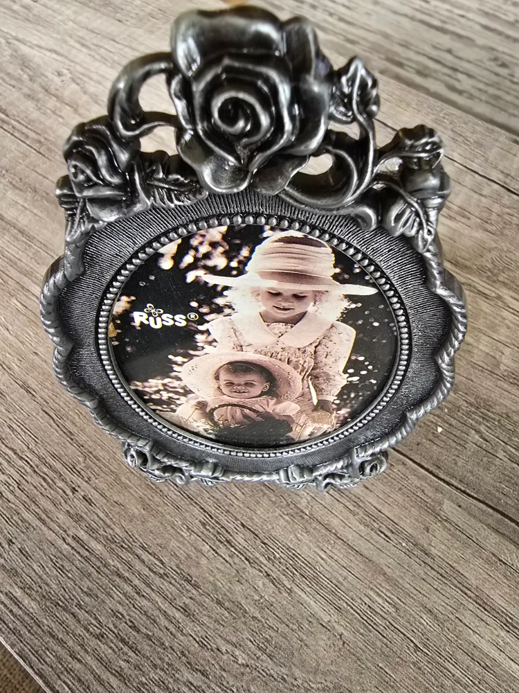 NEW in box, Victorian Style Metal Mini Picture Frame image indicator(2)