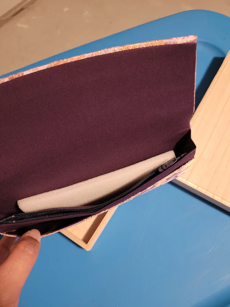 Brocade Clutch with Wooden Box image indicator(2)