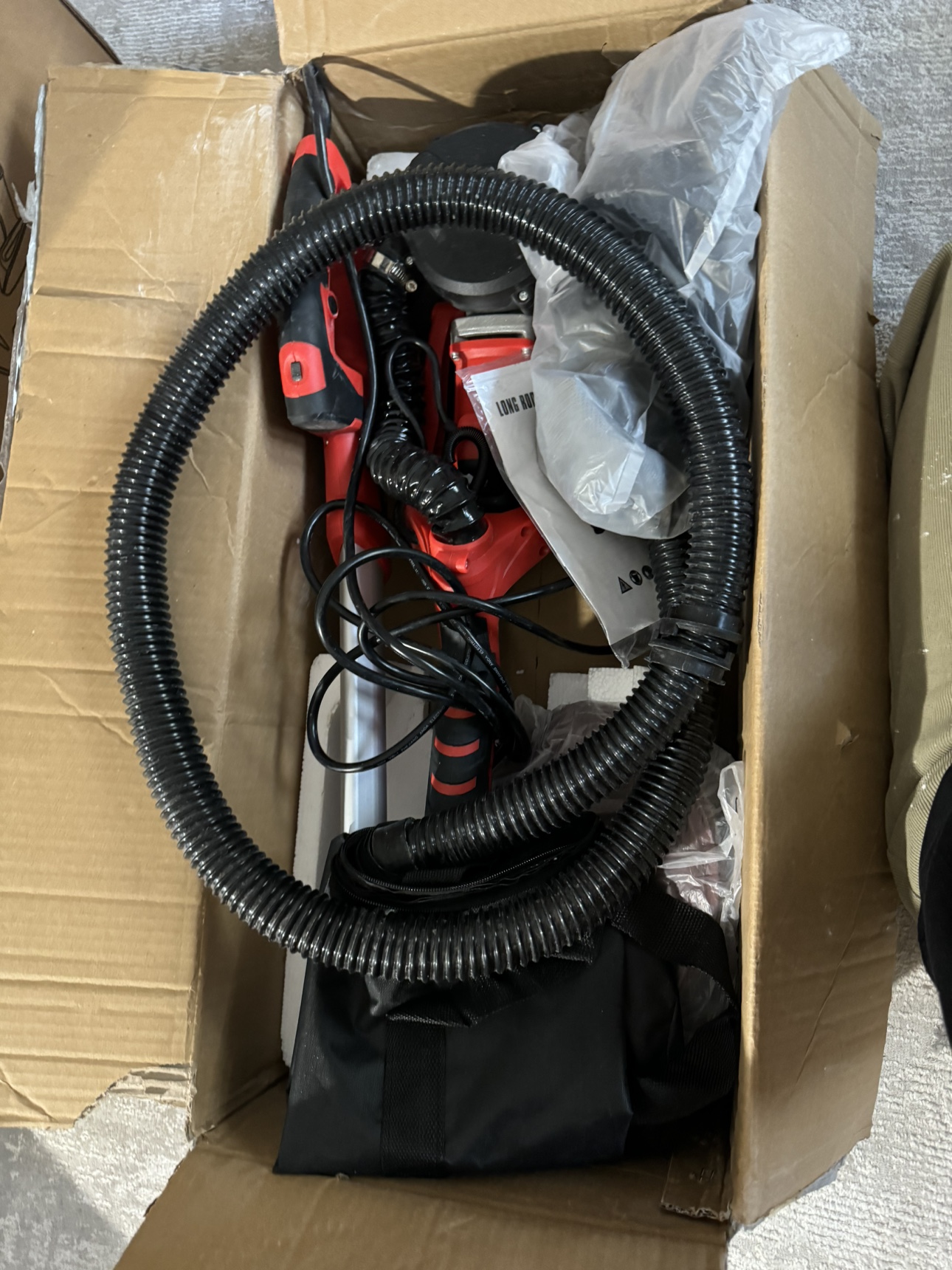 New drywall sander with LED light - photo 2