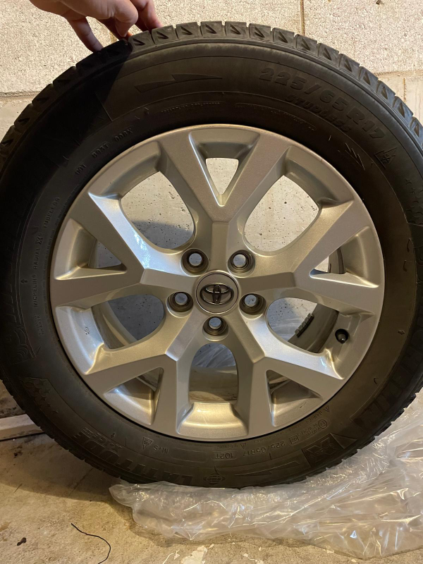 Toyota RAV 4 winter tires with original rims - photo 3