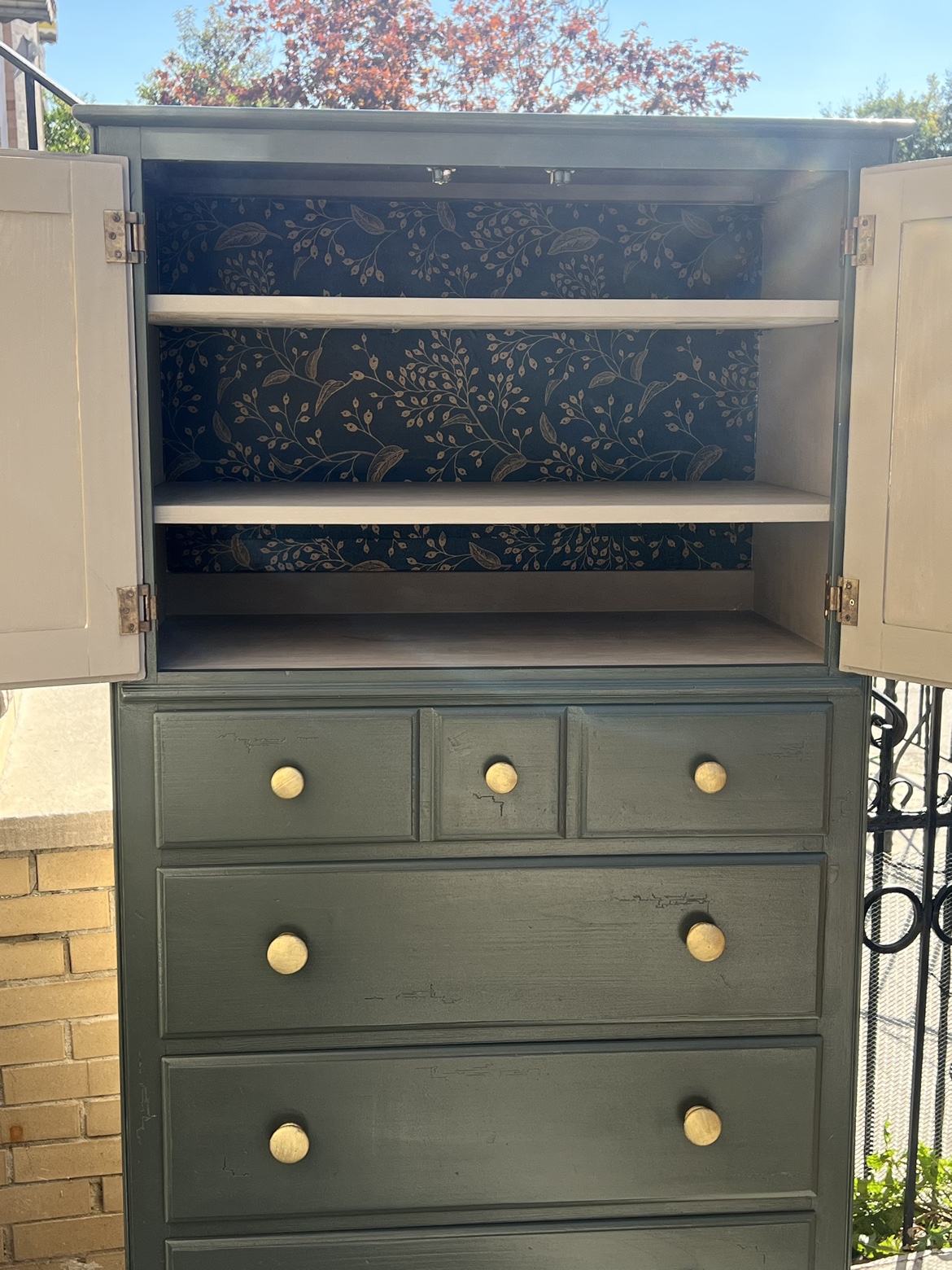 Ethan Allen Wardrobe with Drawers for Sale. - photo 2