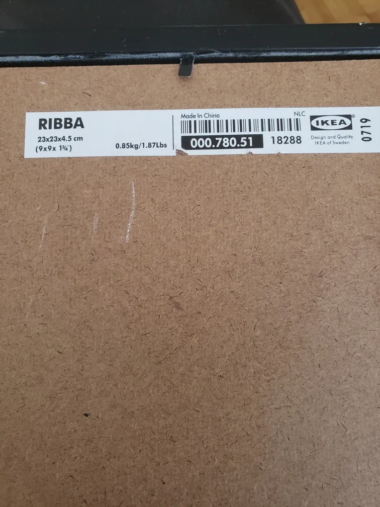 # freecycle. Black frame size available behind the back image indicator(3)