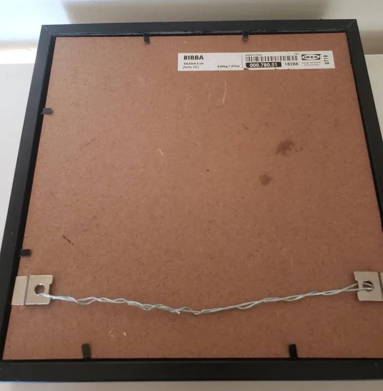 # freecycle. Black frame size available behind the back image indicator(2)