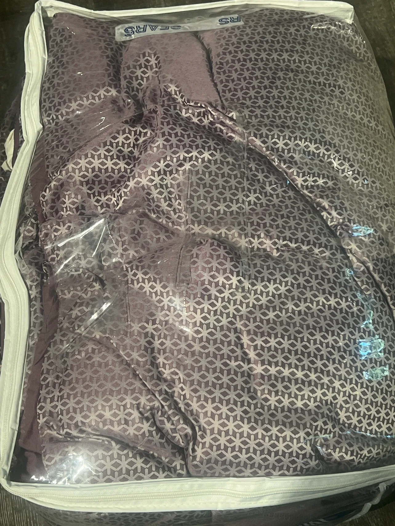 2 Queen Size Comforter’s Bedding image indicator(2)