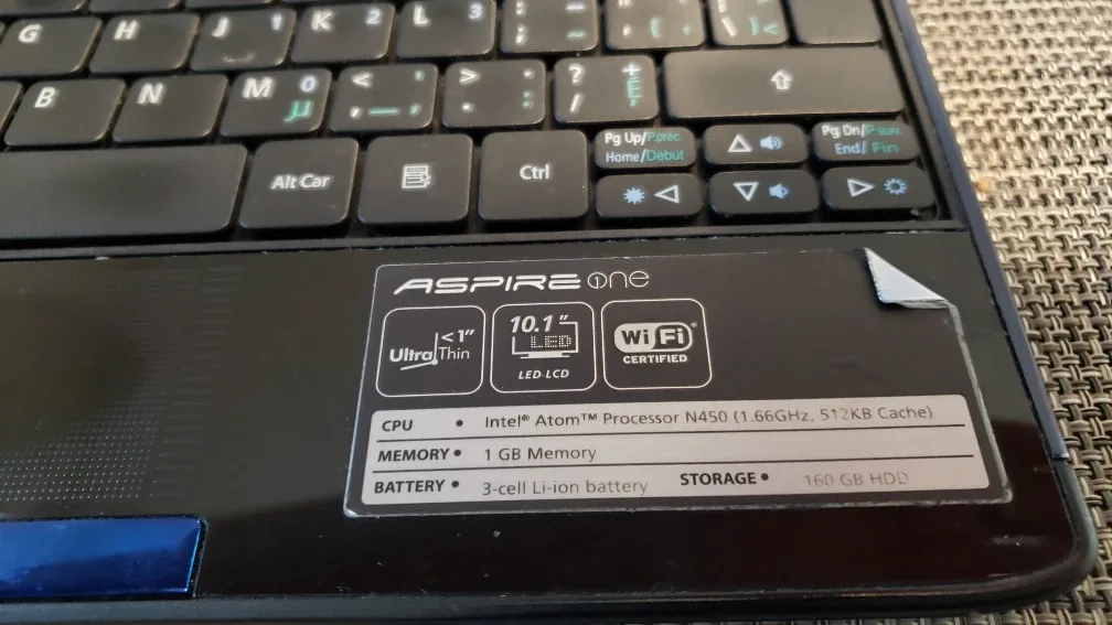 Acer Aspire One Ultra-Thin Laptop image indicator(2)