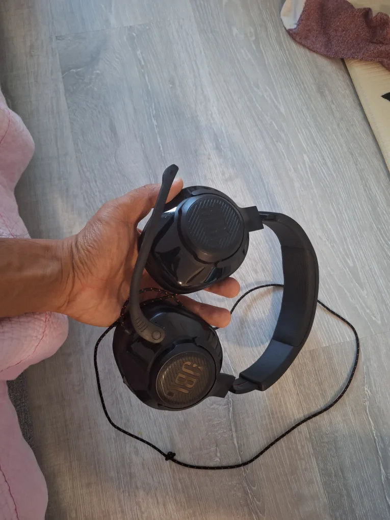 JBL Quantum Wired Gaming Headset thumbnail