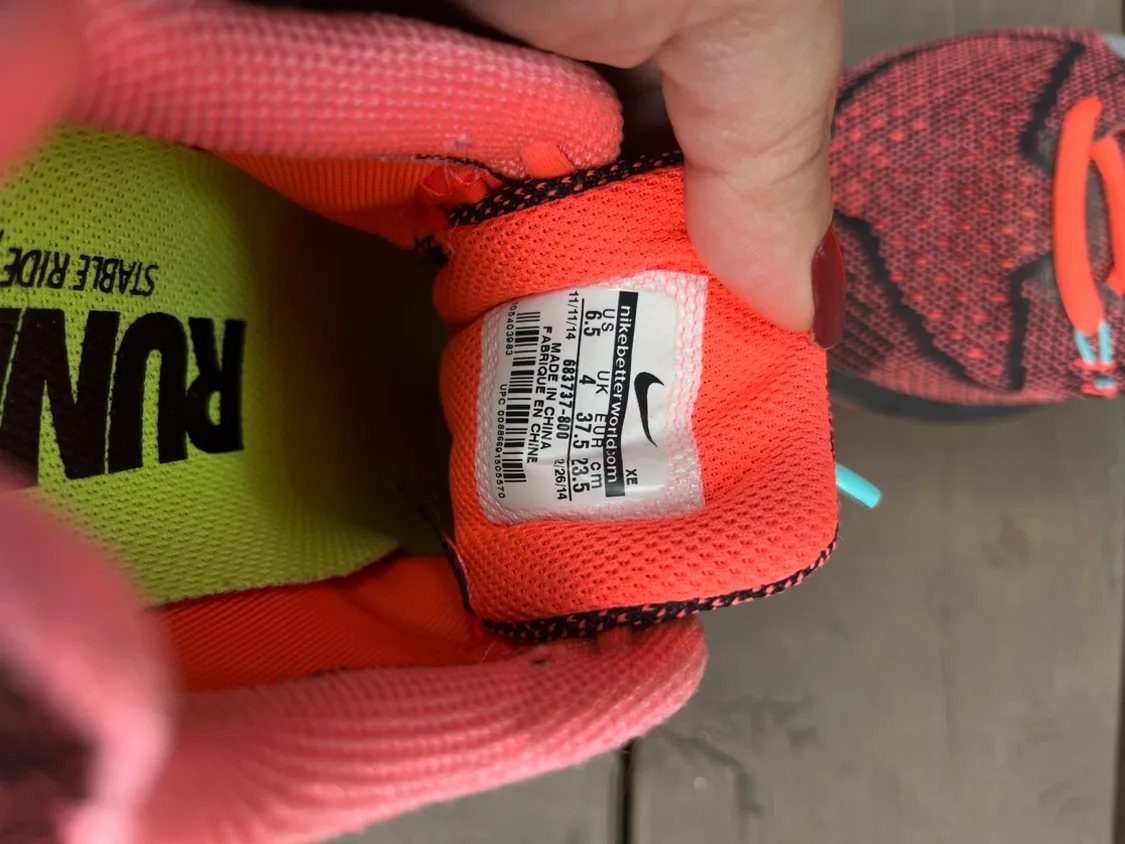 Nike Women's Running Shoes image indicator(2)