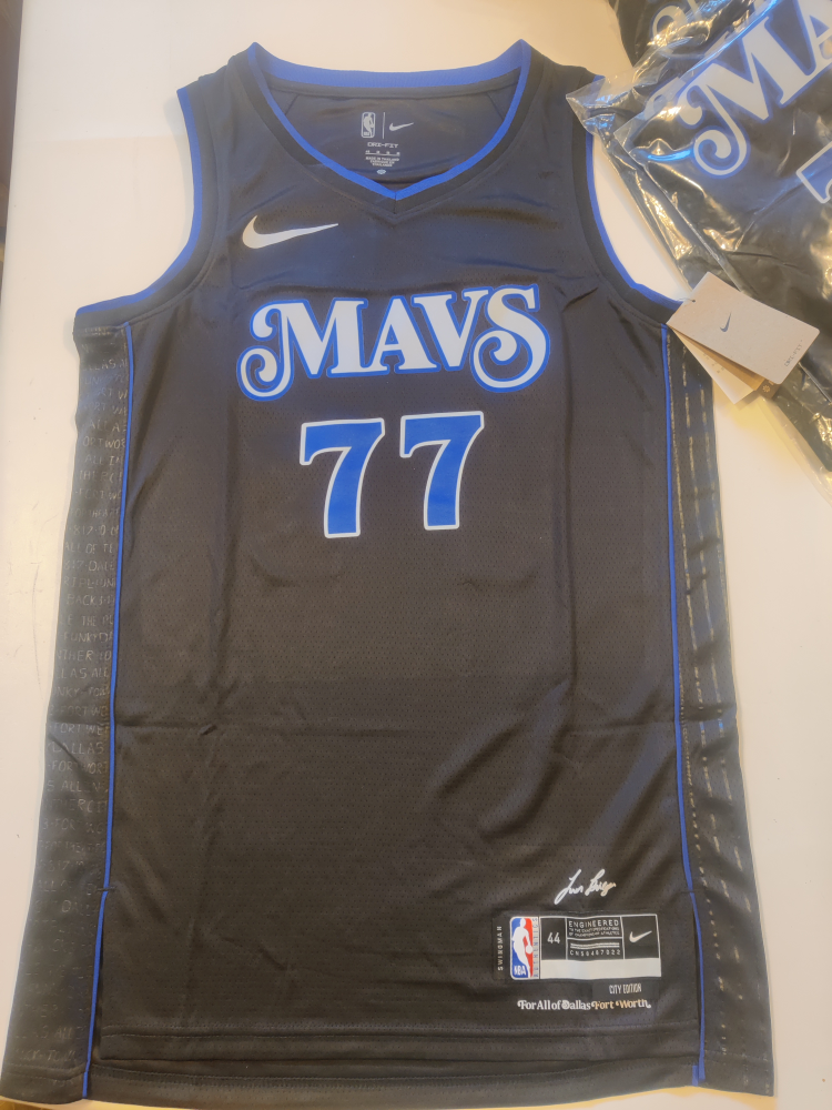 Luka Dončić Dallas Mavericks Jersey - photo 2