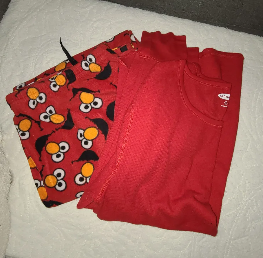 Sesame Street Pajama Set - Size Large thumbnail