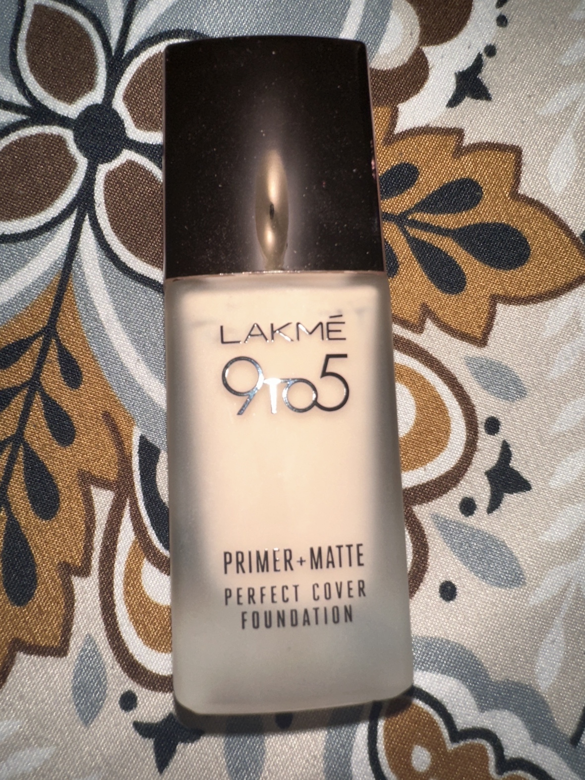 Lakme 9 to 5 Primer + Matte Perfect Cover Foundation - C100