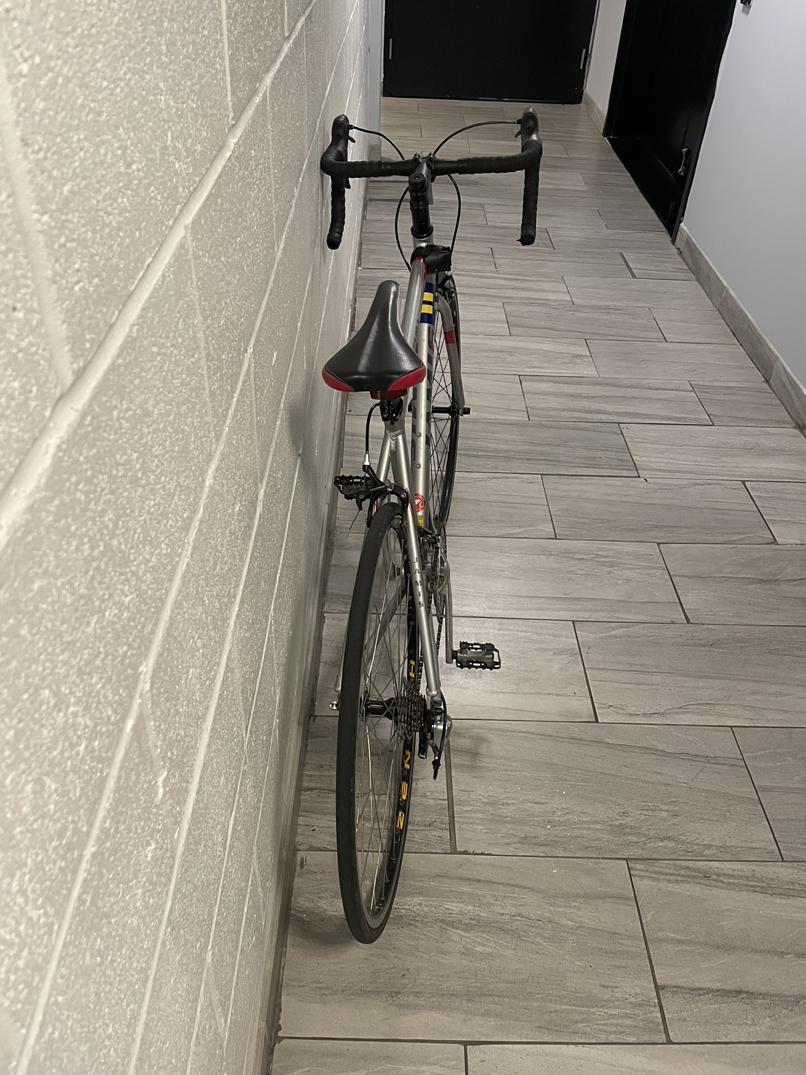 Jamis Ventura Road Bike - photo 4