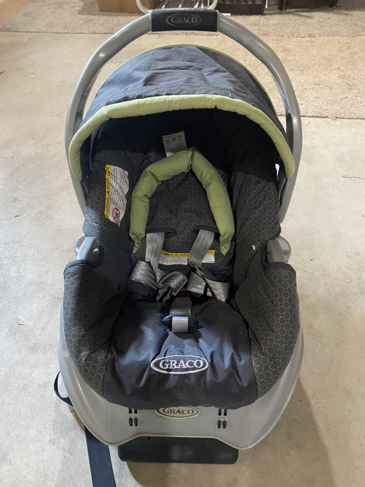 Free Graco Car Seat with Base. Karrot