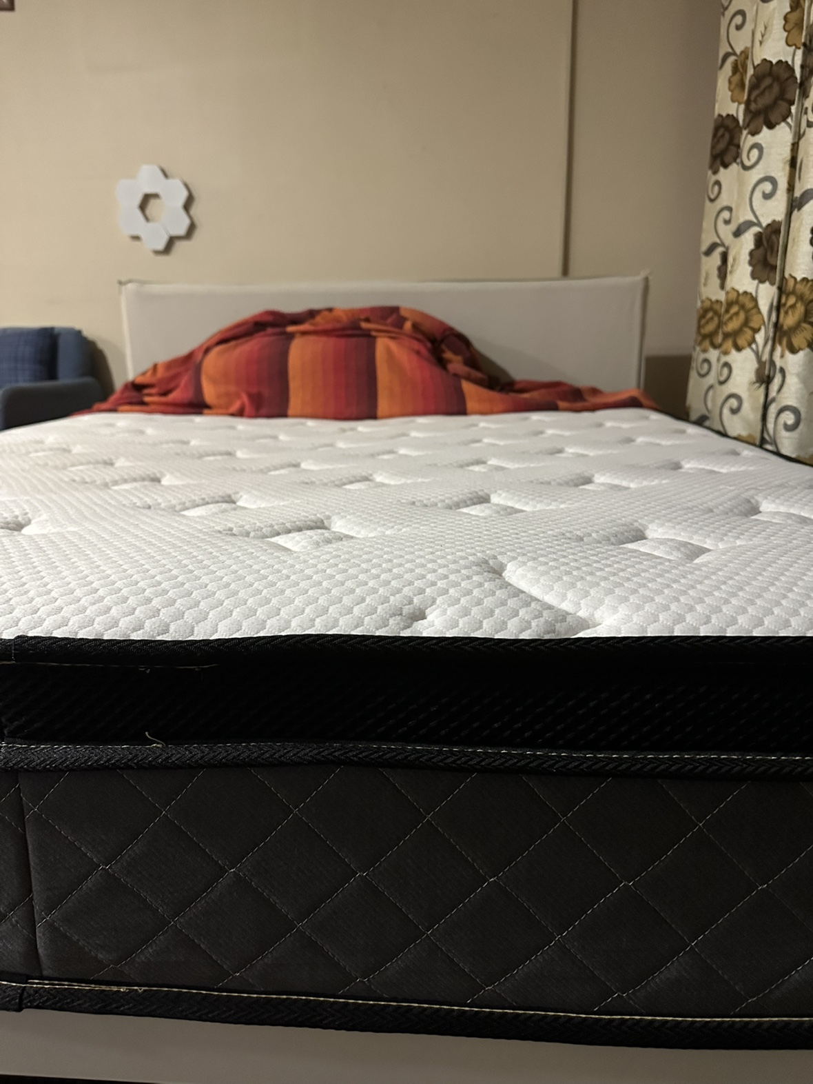 Queen mattress - photo 3