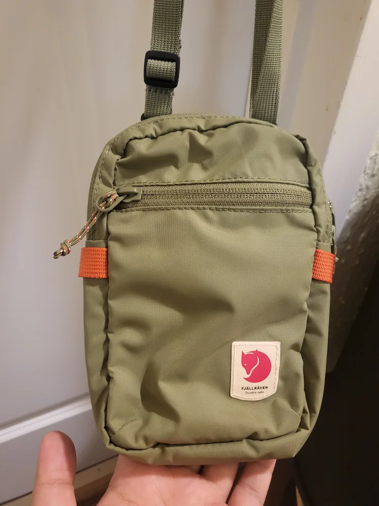 Fjällräven Small Crossbody Bag image indicator(2)