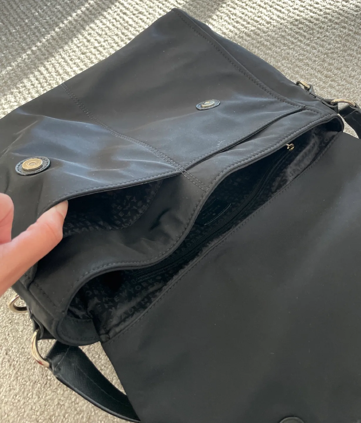 Kate Spade Black Bag image indicator(3)