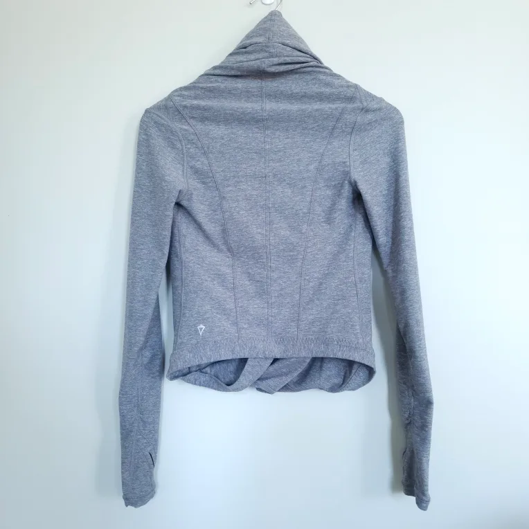 Lululemon Ivivva Four Count Shrug Gray Yoga Sports Hoodie 10 image indicator(3)