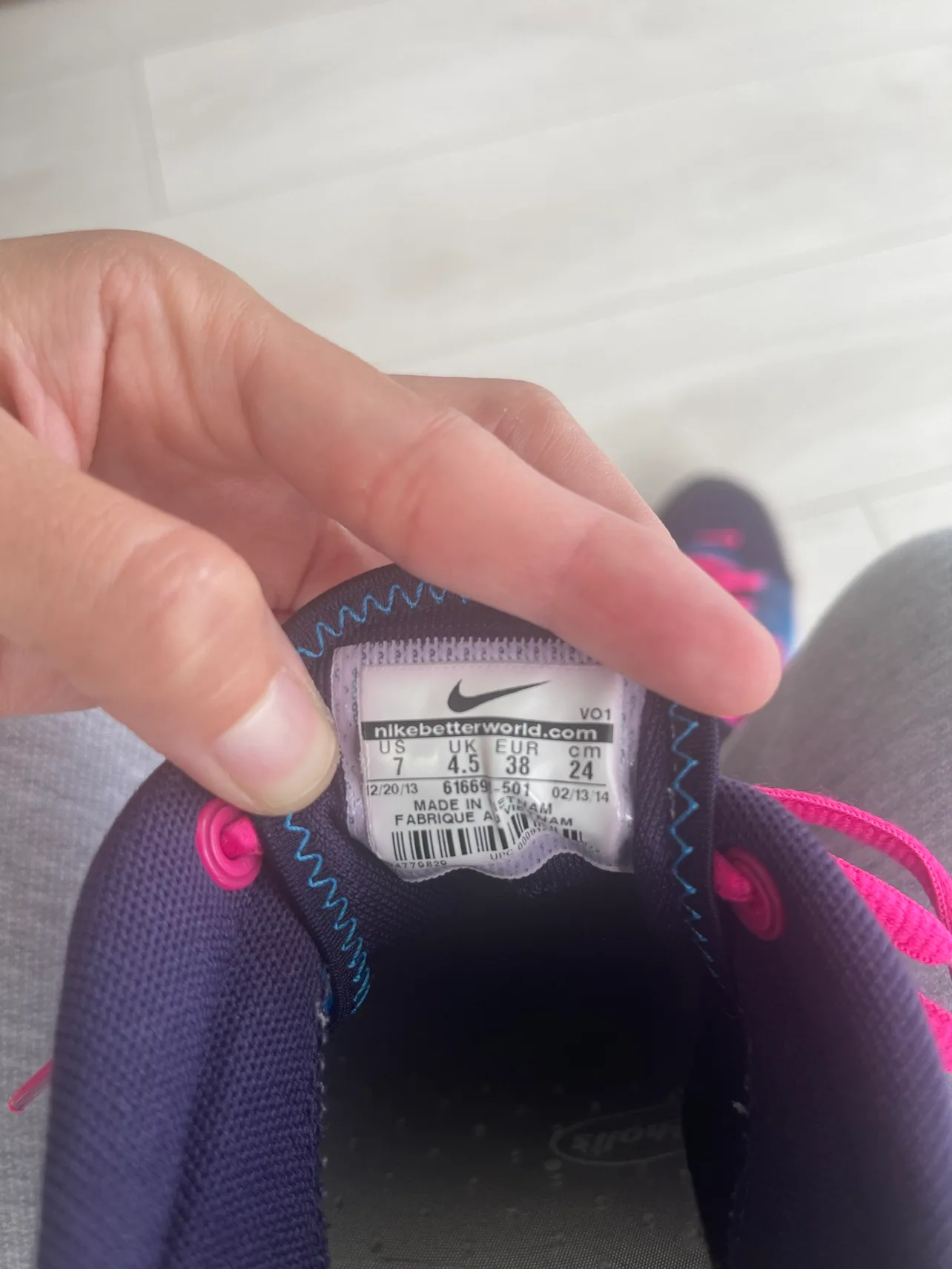 Nike Running Shoes Size 7 US image indicator(4)