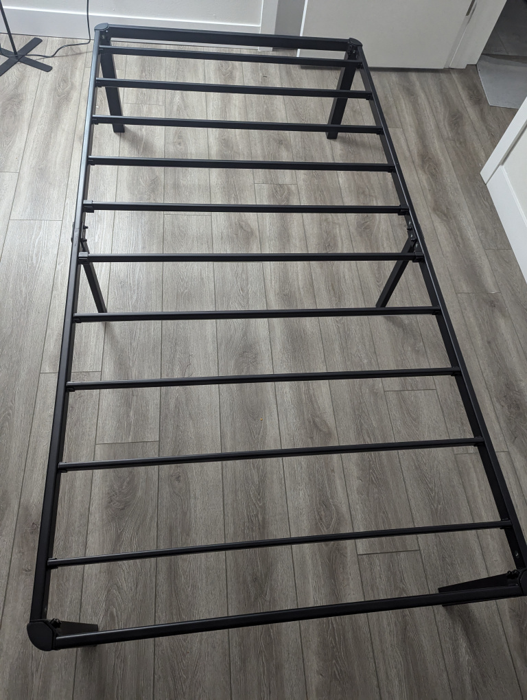 ZINUS Van 16 Inch Metal Platform Twin Bed Frame - photo 2