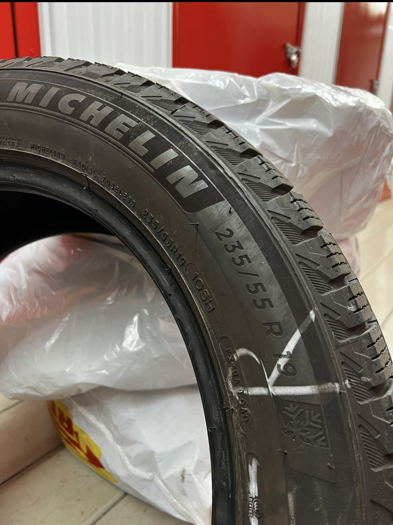 Set of 4 Michelin winter tires 235/55 R19 X-SNOW