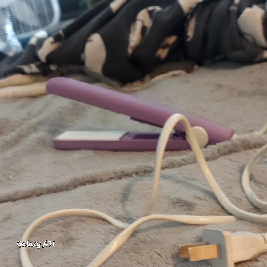 MINI- HAIR STRAIGHTENERS (3) image indicator(7)