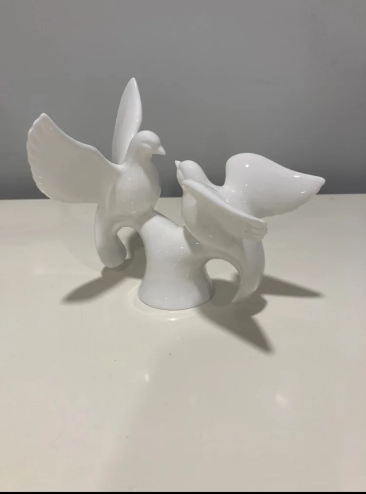 Coalport Moments Peace & Friendship Figurine thumbnail