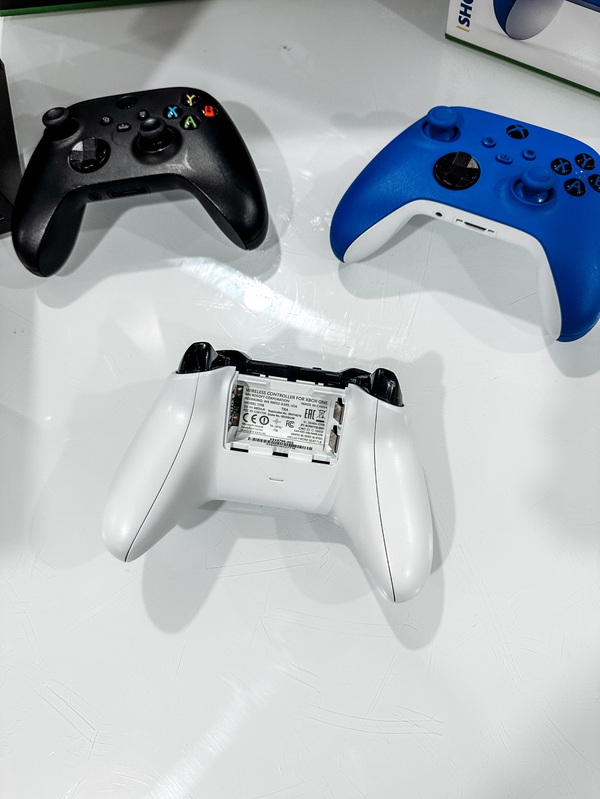 Xbox Series X + extra controllers - photo 5