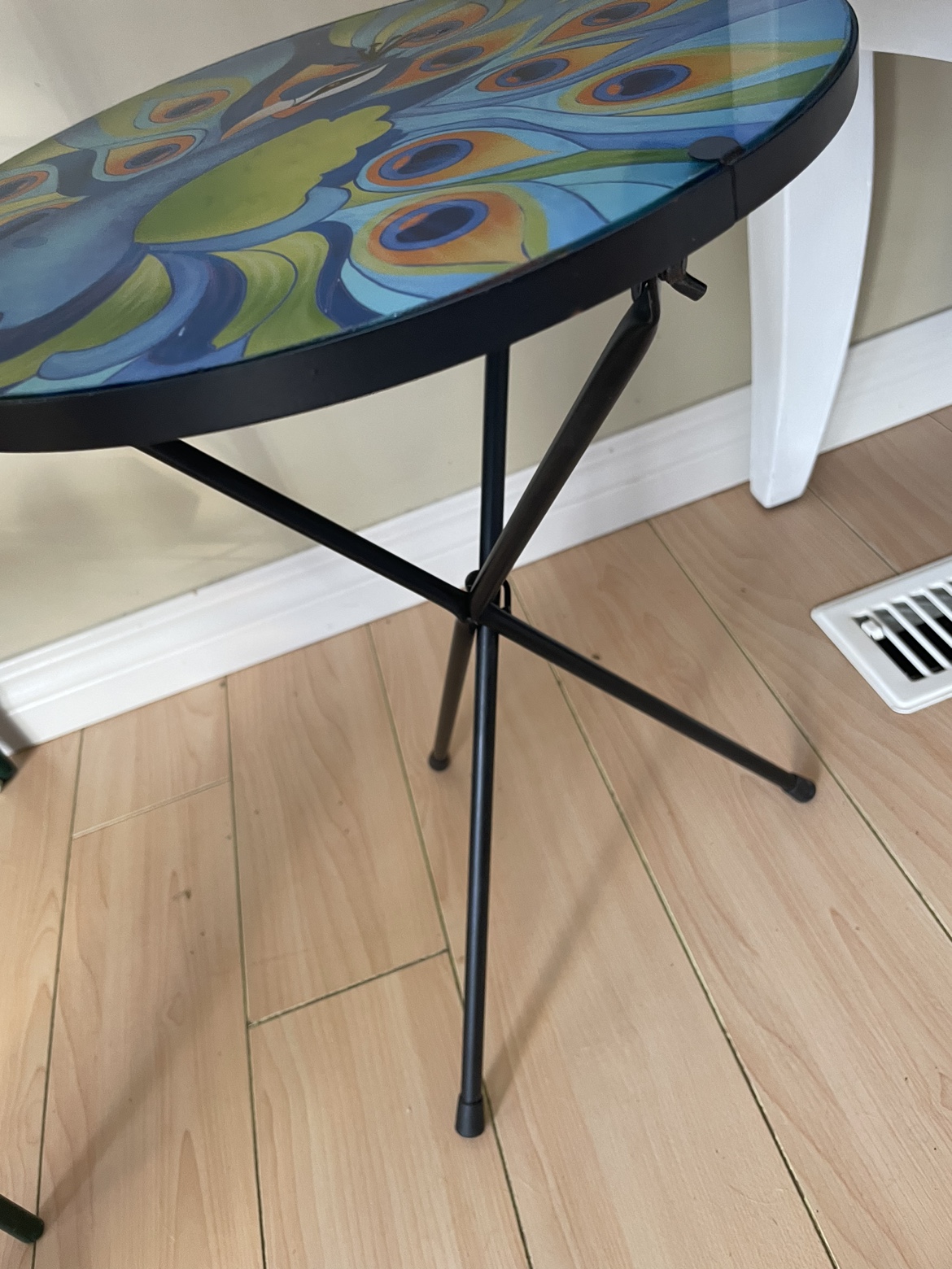 Peacock End Table - photo 2