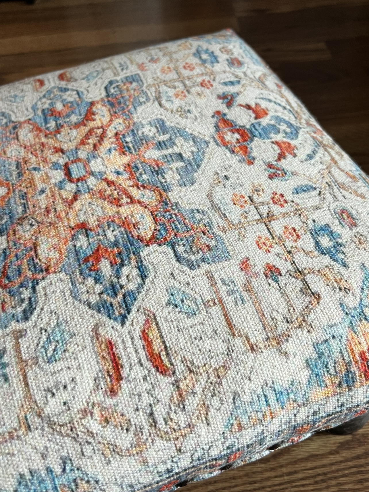 Small Decorative Ottoman - photo 3