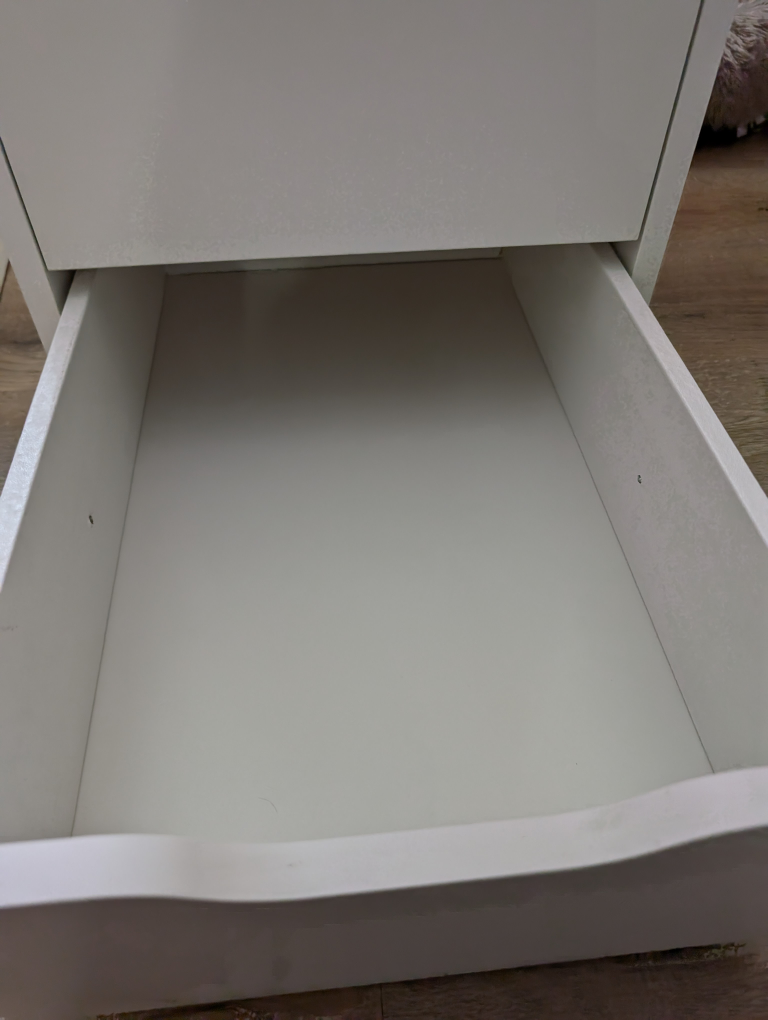 White 5-Drawer Dresser - photo 2