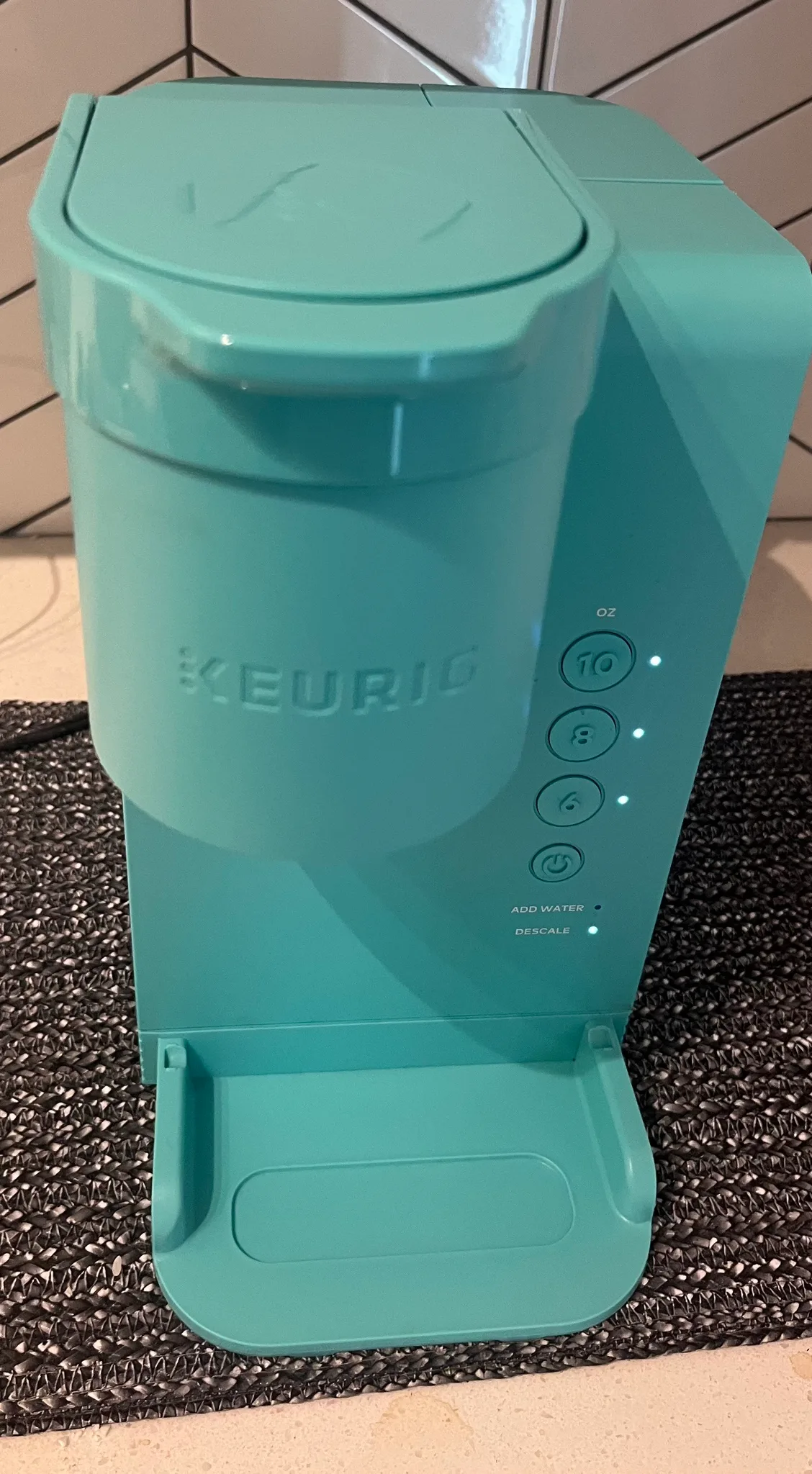Keurig coffee machine with capsules thumbnail