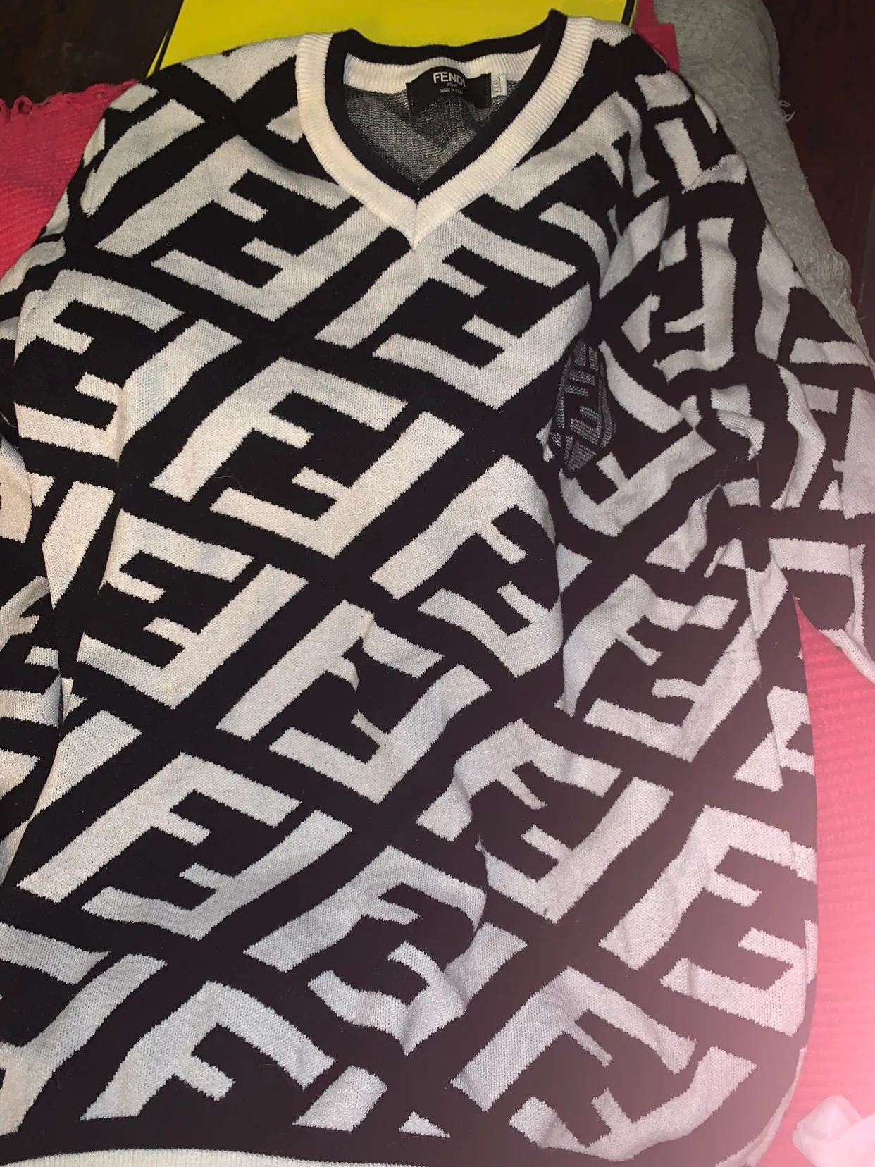 FF Sweater SIZE XXXL/ USA XL thumbnail