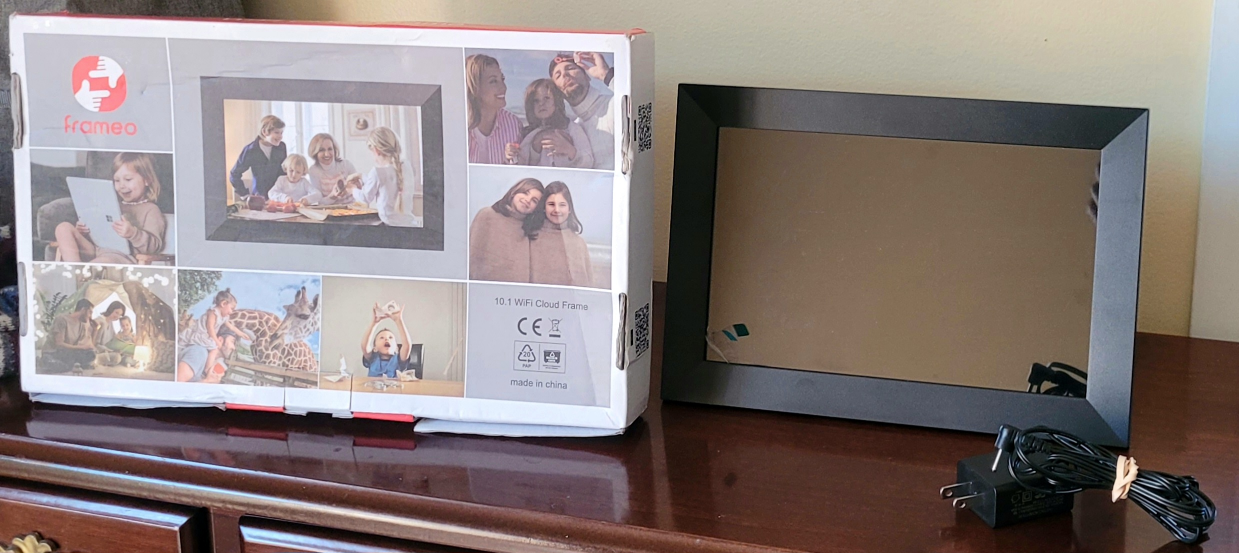 Brand New 10.1 inch Frameo WiFi Cloud Digital Photo Frame - photo 3