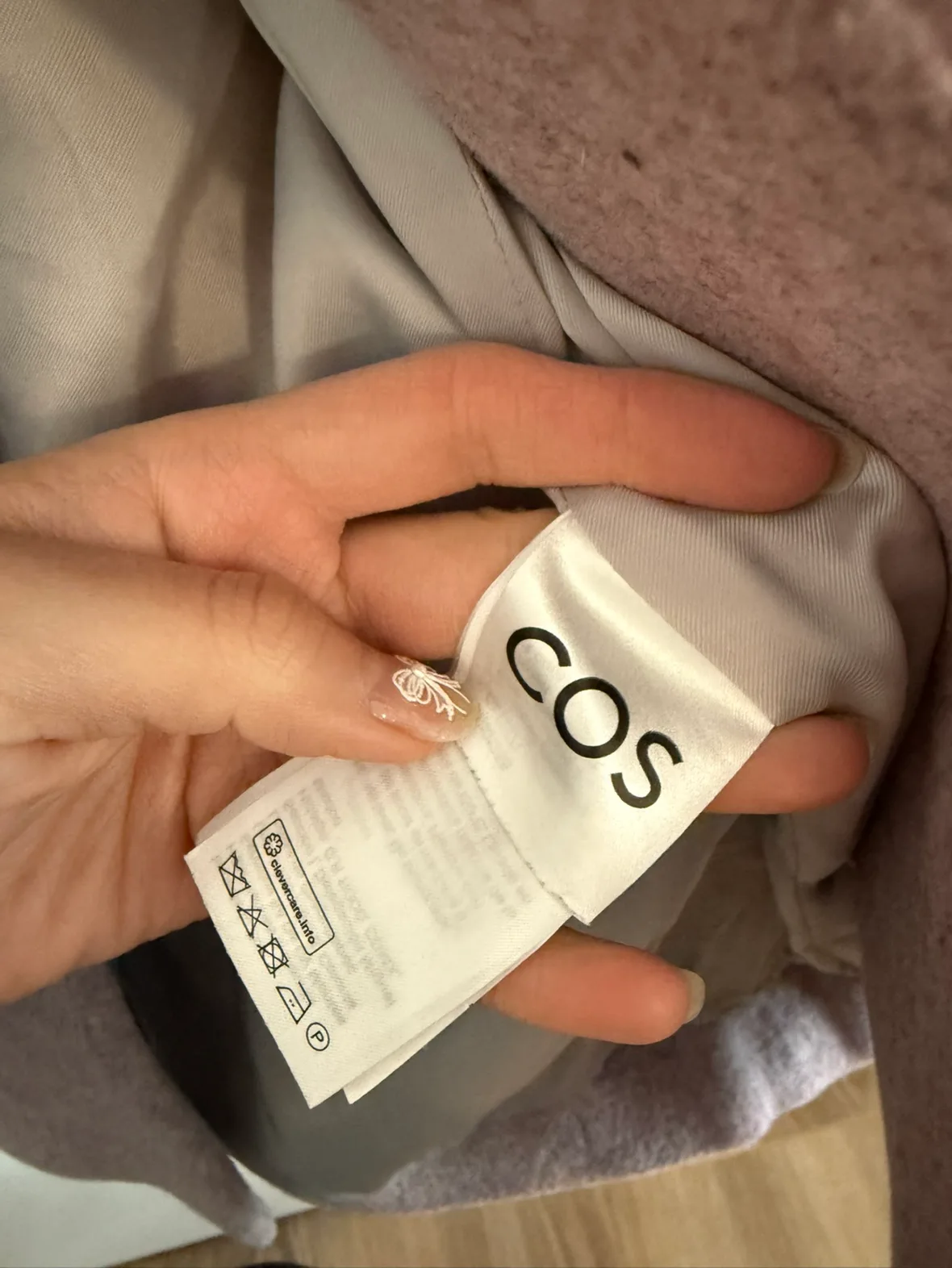 COS Women's Coat image indicator(3)